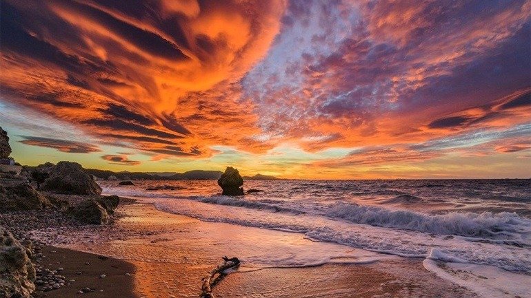 Rhodes – Lindos Acropolis (Layered Sunset Over the Bay)